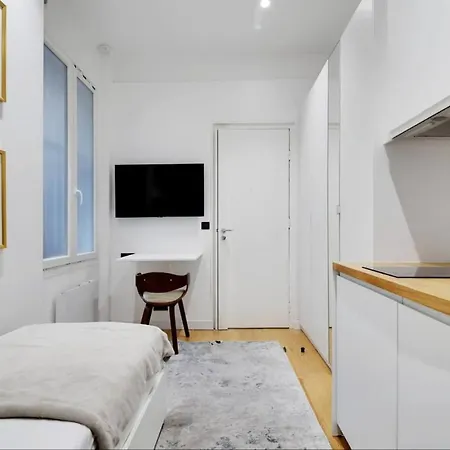 Petit Cocon Parisien Dans Le 19e Apartmán *
